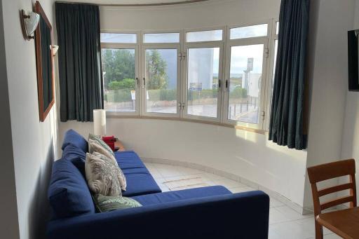 Blue - Beachfront Apartment - Housity