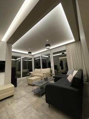 Kapsalakis Penthouse - Housity