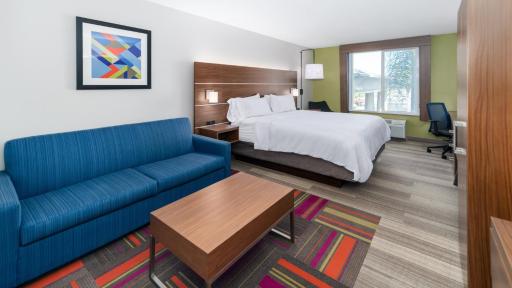 Holiday Inn Express & Suites Dinuba West by IHG - Housity