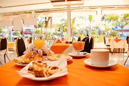 Hostal Del Sol Spa - Housity