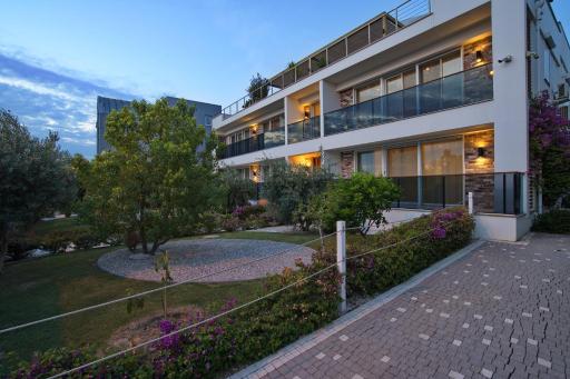 Elia Apartments - Housity