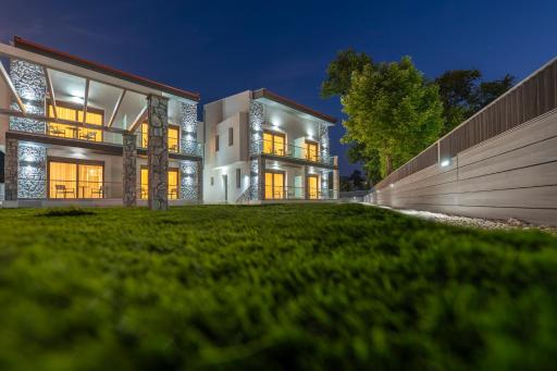ALPE LUXURY ACCOMMODATION Penelope Collection - Housity