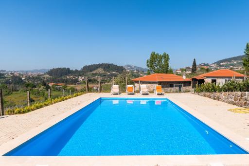 Comfortable house in Fornos with shared pool - Housity