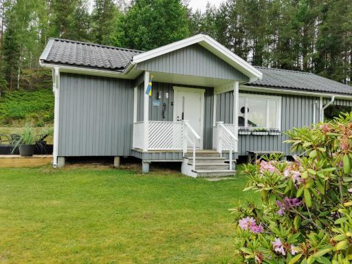 Stuga Solbacken nära Rådasjön - Housity