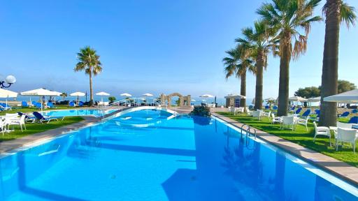 Mike Studios & Apartments - Housity