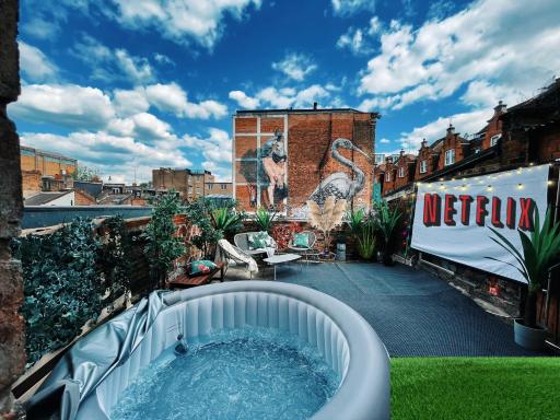 pool-cinema-brick lane-shoreditch - Housity