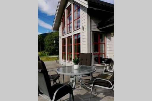Casa Kleiv i Sogndalsdalen - Housity