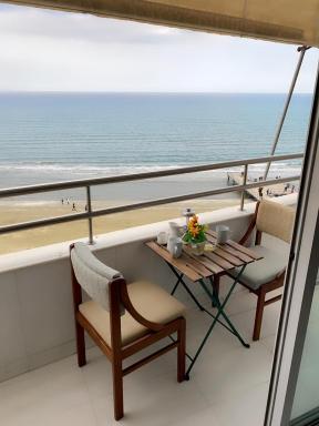 Larnaca Room, 50m to the Finikoudes beach - Housity