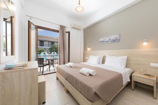 Lefkimi Hotel - Housity
