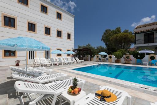 Lefkimi Hotel - Housity