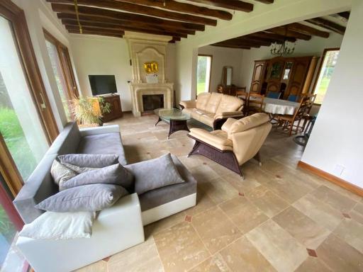 Maison de caractere a Mouterre Silly avec grand jardin - Housity