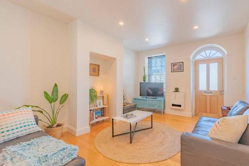 MELVINGTON BOUTIQUE APARTMENT IN HOBART CBD o - Housity