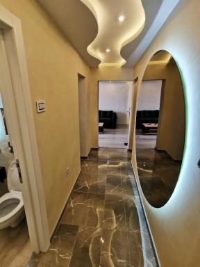 Brend new luxurious apartment in downtown with free parking - Housity