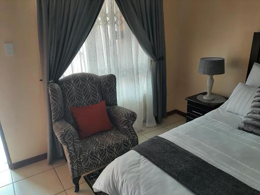 Lesedi Self Catering - Housity