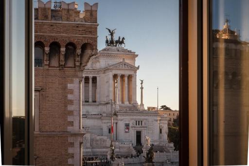 Piazza Venezia White Apartments - Housity