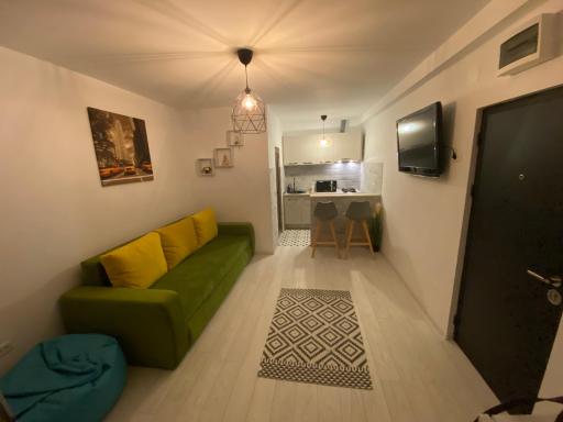 Lili Studio - Saturn - Housity