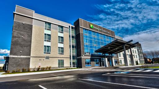 Holiday Inn Express & Suites Vaudreuil-Dorion by IHG - Housity