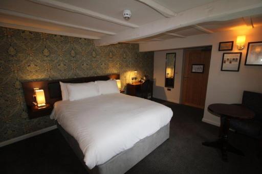 rooms @ the dolau inn - Housity