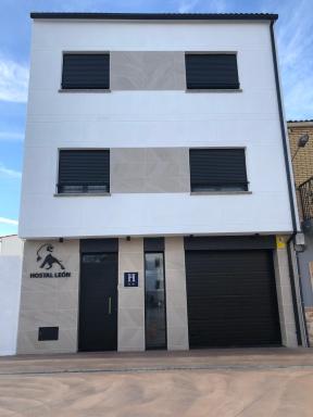 Hostal León - Housity
