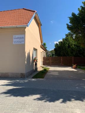 Ica Vendégház - Housity