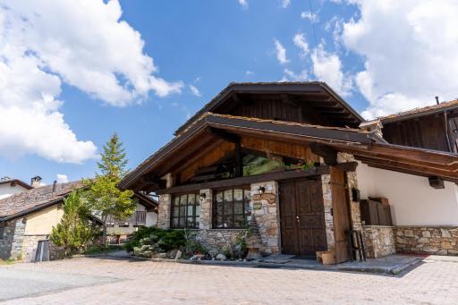 Hotel Des Alpes - Housity