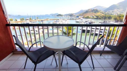 Flat frente mar no Shopping Piratas , com estacionamento gratuito - Housity