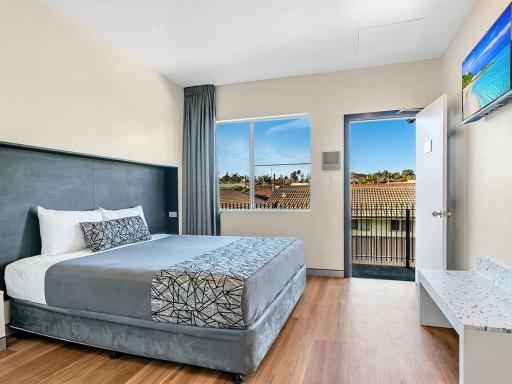 Surf Beach Motel Port - Housity