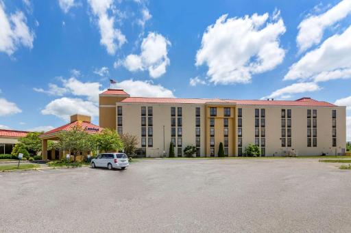 Comfort Inn Alliance - Housity