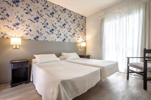 Apartamentos HG Cristian Sur - Housity