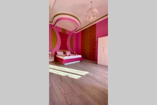 Budoir Royal - Housity