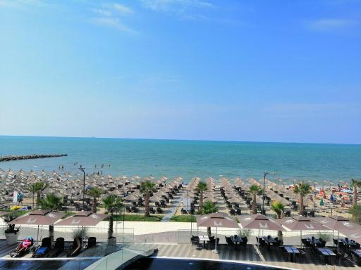 Beachfront · Private Beach 2 Bedrooms Apartment QERRET - Housity