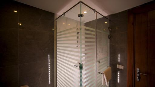 Villa 14 Suites - Housity