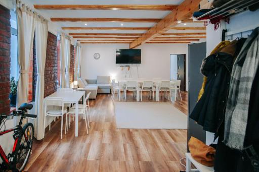 Kali Host Home Away From Home - Housity