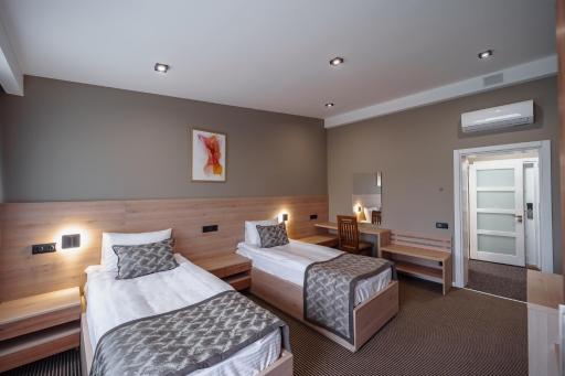 Rudison Hotel & Restaurant - Housity