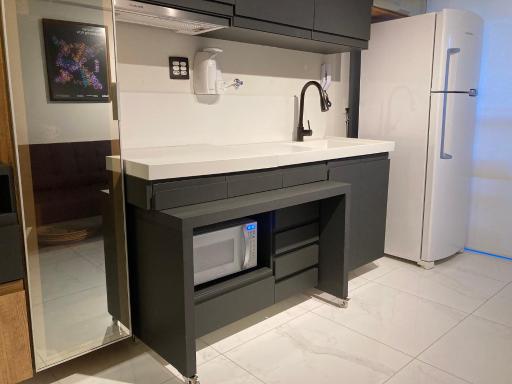 Studio Lux West Flat - Housity