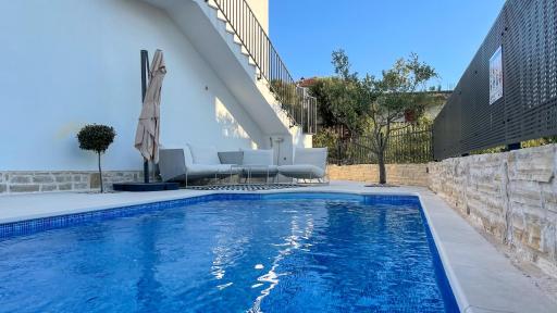 moustache holidays - Housity