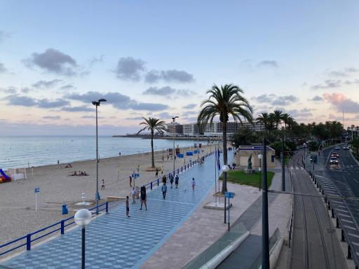 Beachside Rooms With Air-conditioning - Housity