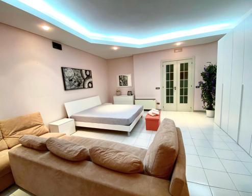 Morena House - Housity