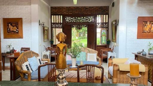 Metina's Tropical Villa - Housity