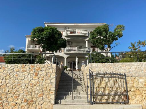 Villa Punta - Housity