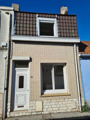 "Les Embruns" Maison meublée, proche de la mer - Housity