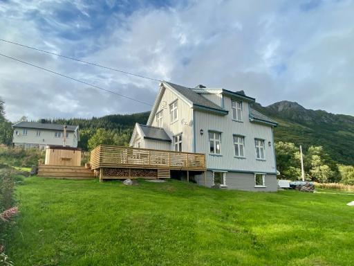 Fjord house in the heart of Lofoten - Housity