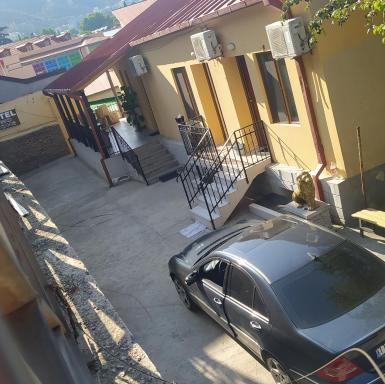 Two Lions Hotel - Housity