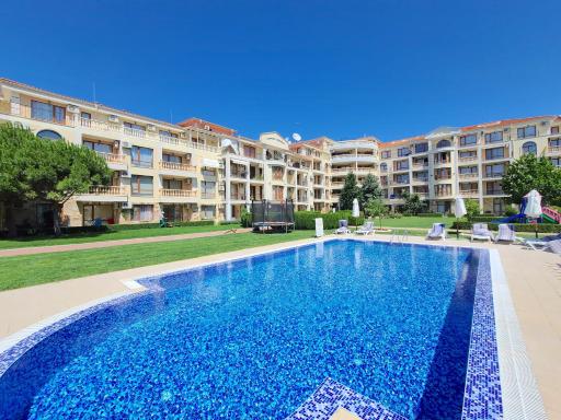 Royal Bay 2 Residence - Private apartment - BSR - Housity
