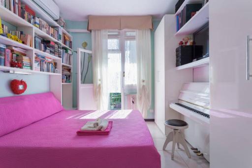 Bright & Cozy Room With Balcony - Housity