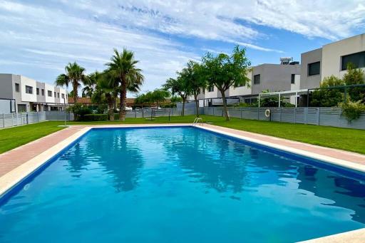 Chalet moderno con piscina en Mont - roige Bahia - Housity