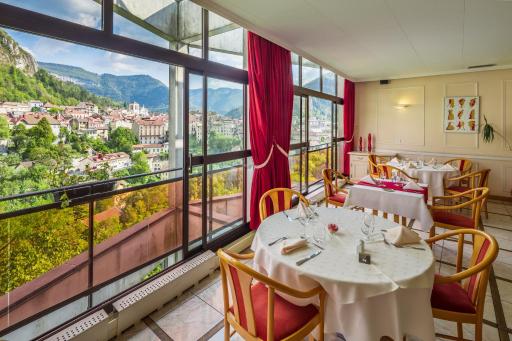 Jura Hotel Restaurant Le Panoramic - Housity