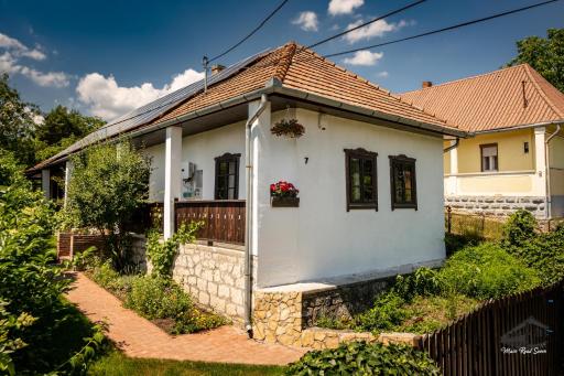 Main Road Seven Vendégház - Housity