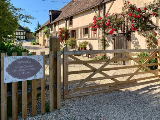 Le Bas Chesnay Chambres D'Hotes Domfront en Poiraie - Housity