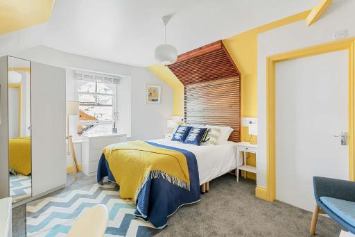 Park View R & R - Adult Only - Self-Catering - Free Parking - EV Point - Housity